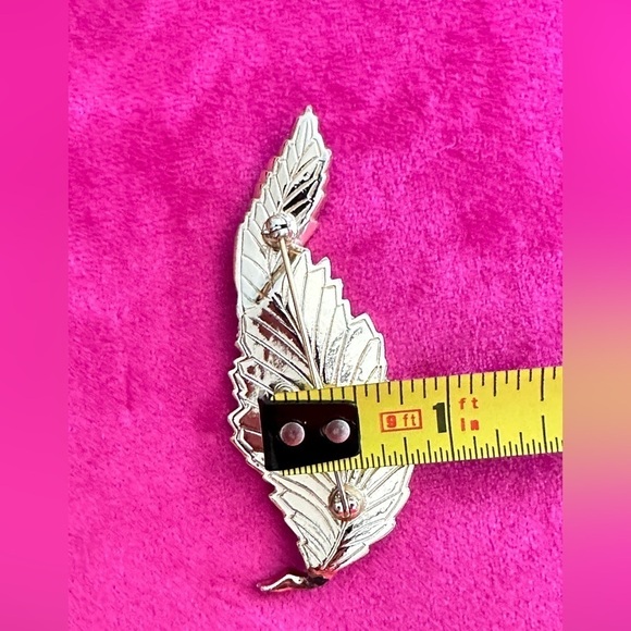 Vintage Sarah Coventry Brooch Signed Rhinestone Gold Tone Leaf  Pin 5424 G - Picture 4 of 10